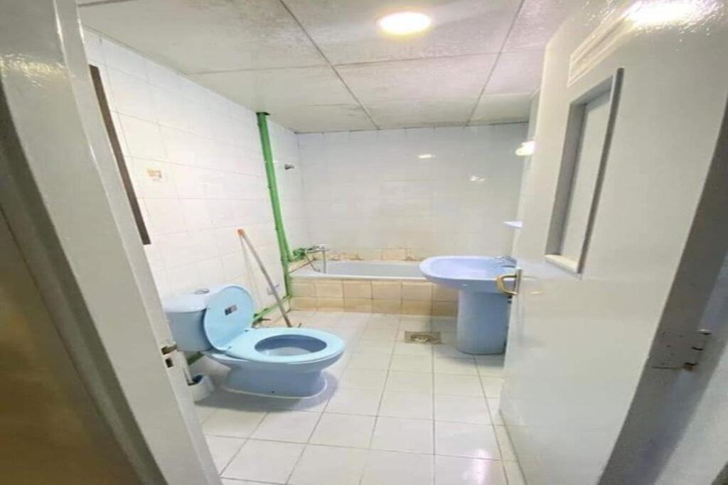 Single Room Near "World Trade Centre&Beach" Abudhabi Abu Dhabi Eksteriør bilde
